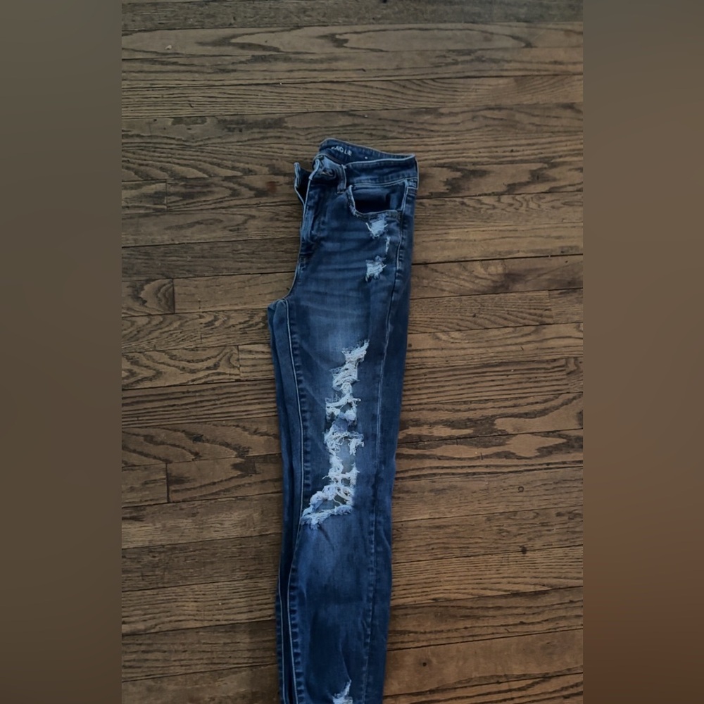 American Eagle Ripped Jeans 💙